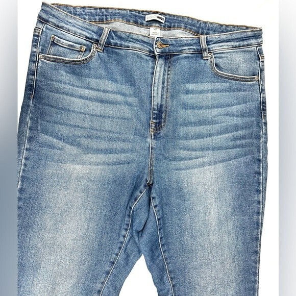 Fashion Nova Medium Wash Skinny Leg Jeans Plus Sz 20 - Picture 2 of 12